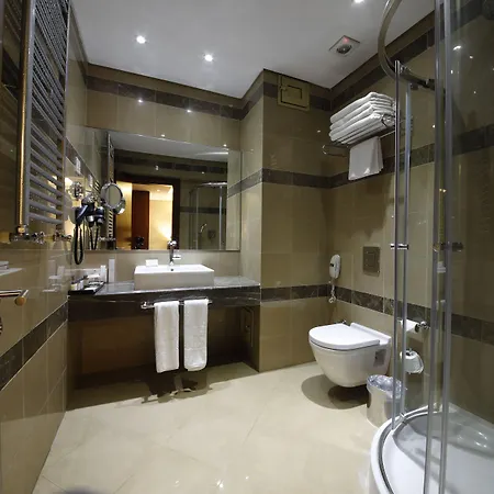 Atatuerk Thermal & Convention Center מלון 5*